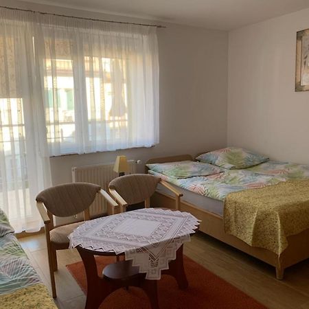 Pokoje Goscinne Matros Ustronie Morskie Exteriér fotografie